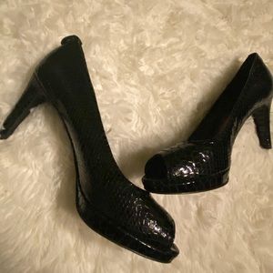 Peep toe Stuart Weitzman heels